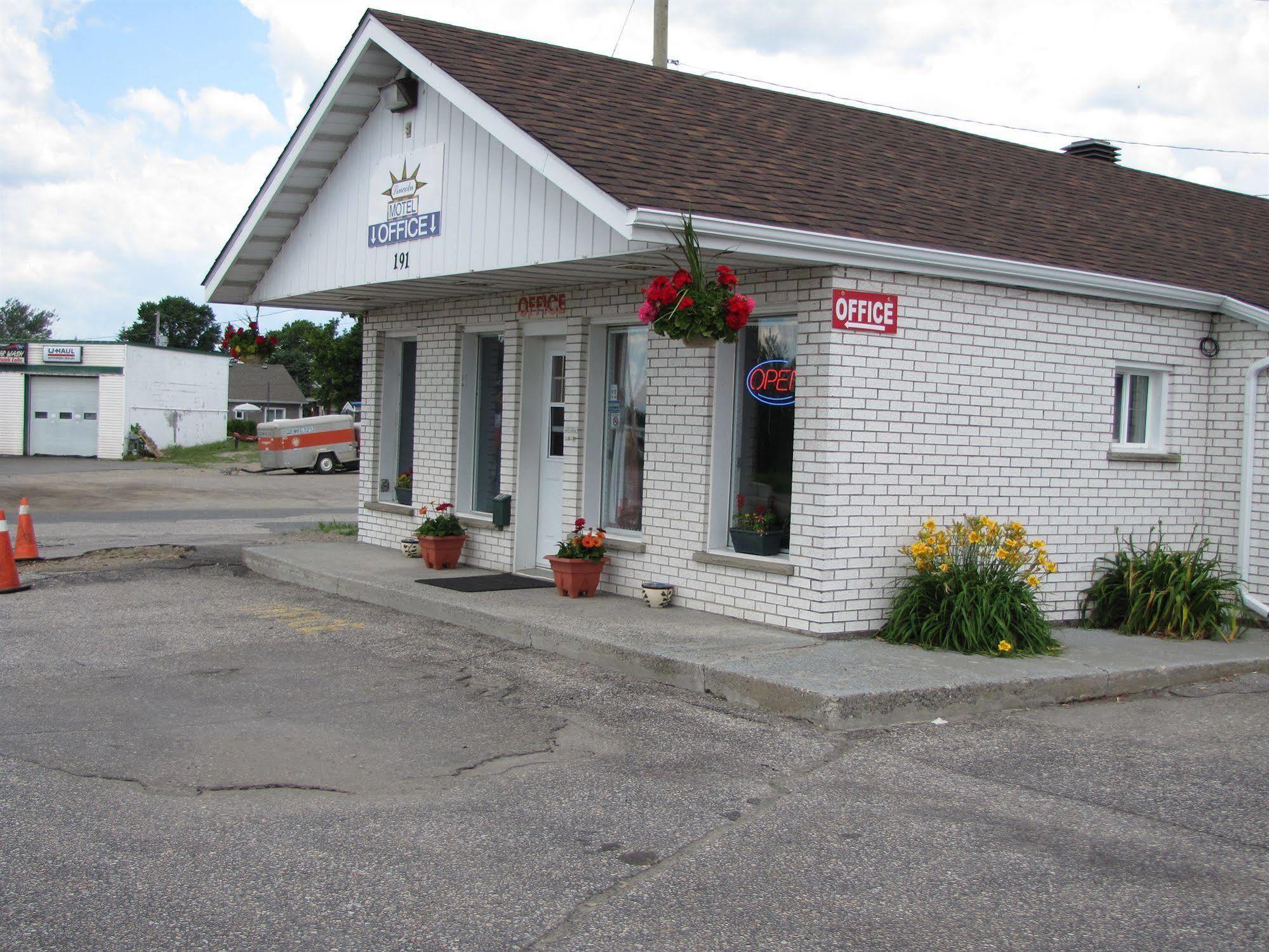 Lincoln Motel Sturgeon Falls Luaran gambar