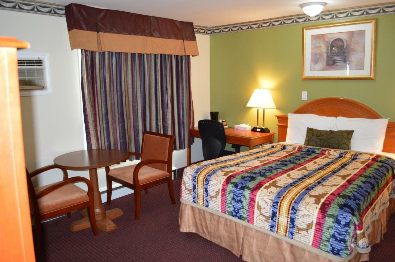 Lincoln Motel Sturgeon Falls Luaran gambar