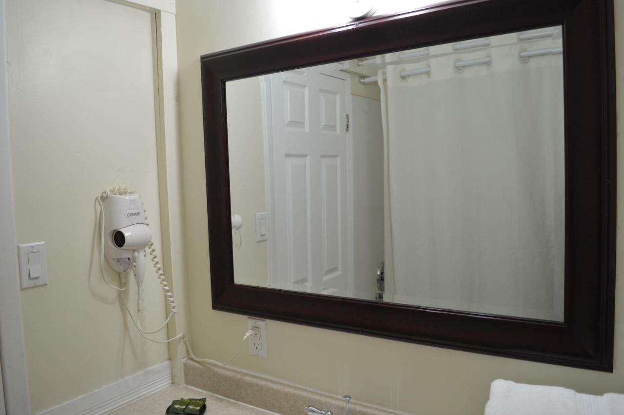 Lincoln Motel Sturgeon Falls Luaran gambar